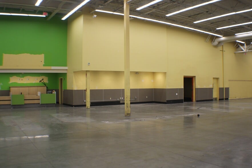 More Photos Of 869 W Florida Ave, Hemet Unknown For Lease
