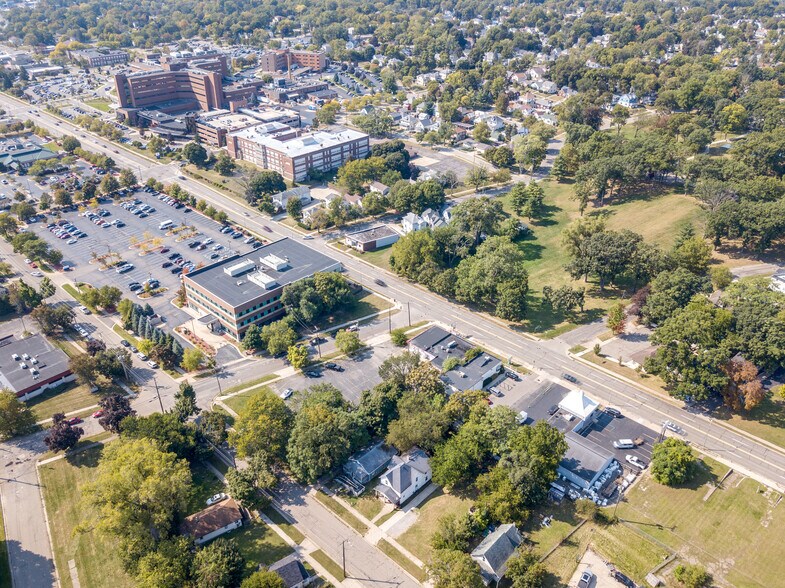 More Photos Of 1319 E Michigan Ave, Jackson Restaurant For Sale