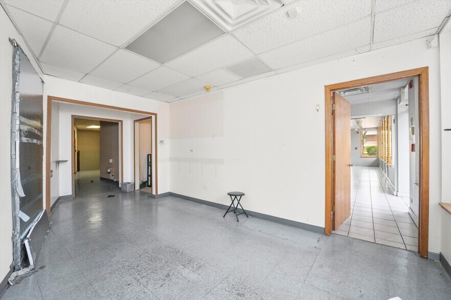 More Photos Of 8650 W 159th St, Orland Park Storefront Retail Office For Lease