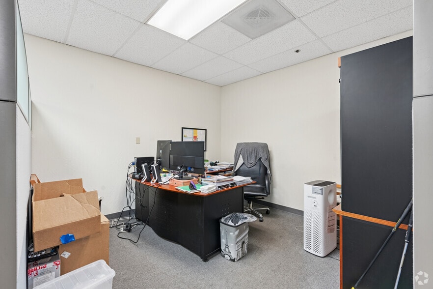 More Photos Of 53A Bonaventura Dr, San Jose Warehouse For Lease