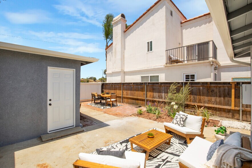 More Photos Of 18506 Kingsdale Ave, Redondo Beach Apartments For Sale