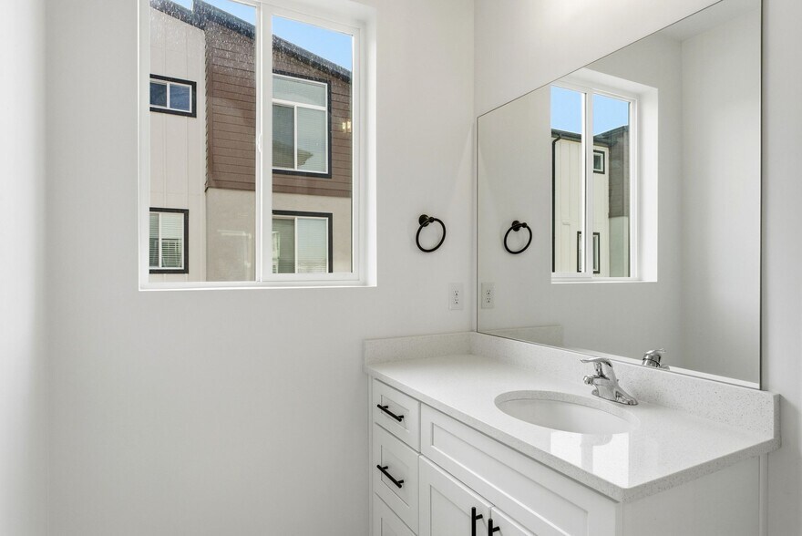 More Photos Of 132-144 E Chambord Ct, Sandy Apartments For Sale