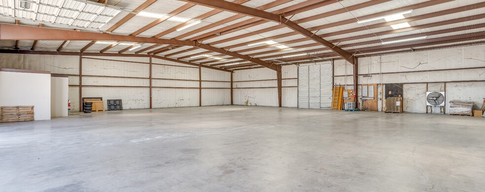 More Photos Of 111 Industrial Blvd, Mansfield Warehouse For Lease