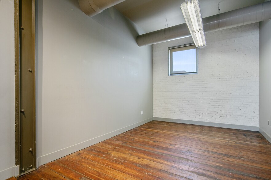 More Photos Of 159 Maxwell St, Fayetteville Office Residential For Sale