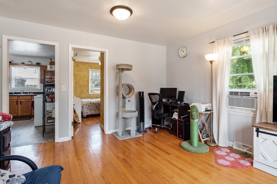 More Photos Of 1321 W Court St, Janesville Apartments For Sale