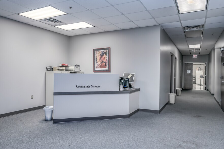 More Photos Of 5015 Woods Crossing Rd, Montgomery Office For Sale