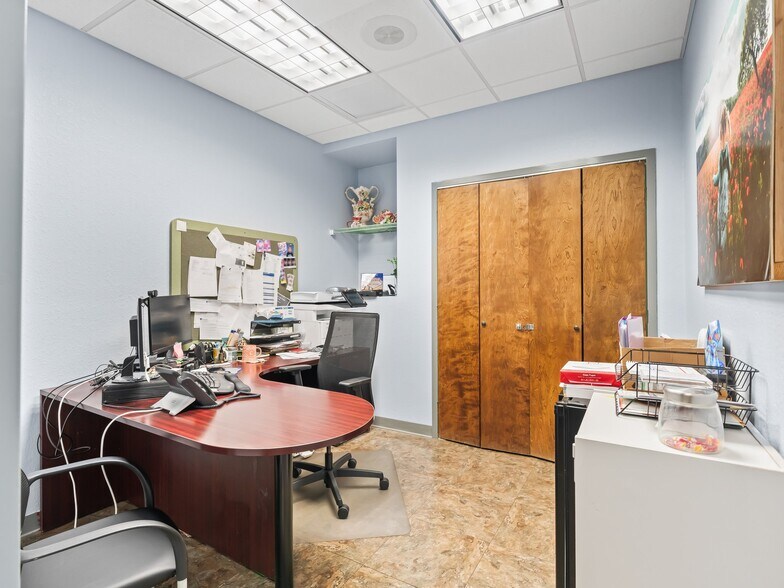 More Photos Of 1503 Buenos Aires Blvd, The Villages Medical For Lease