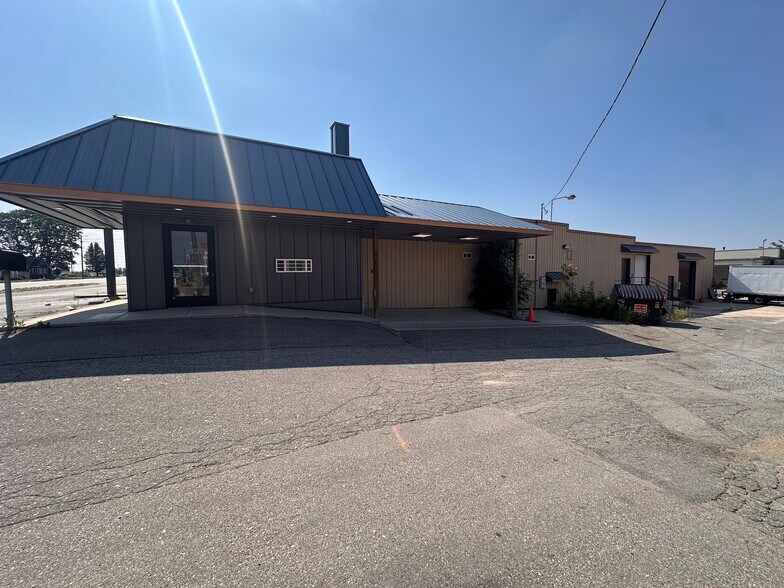 More Photos Of 1623-1635 Chicago Dr SW, Grand Rapids Freestanding For Lease