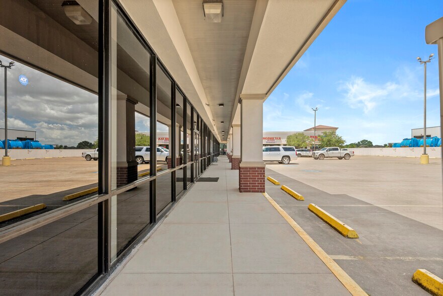 More Photos Of 301 Vista Rd, Pasadena Unknown For Lease