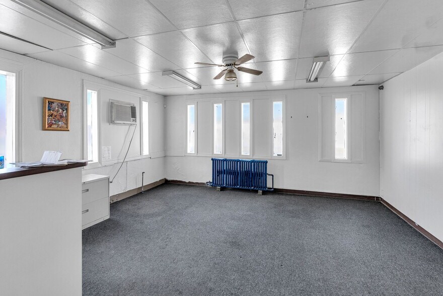 More Photos Of 9900 Northlawn St, Detroit Warehouse For Lease