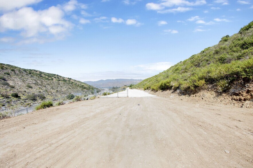 More Photos Of 10200 Willow Springs Lane, Sunland Land For Sale