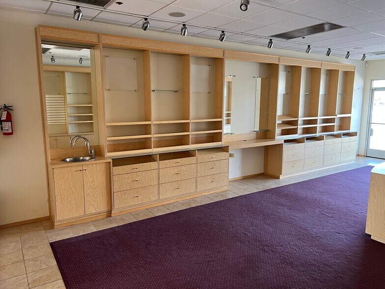 More Photos Of 1190-1198 Pacific Coast Hwy, Seal Beach Freestanding For Lease