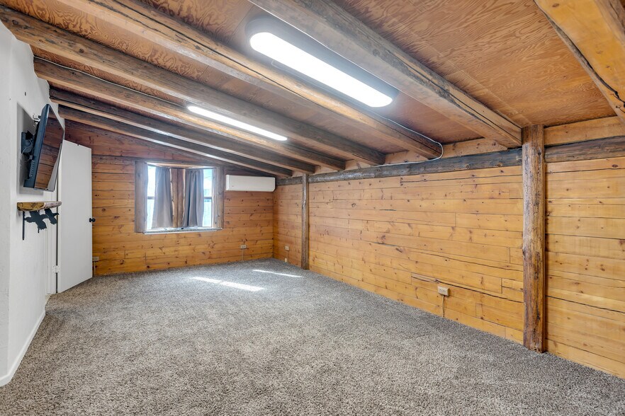 More Photos Of 1525 N Avenue D, Odessa Flex For Sale