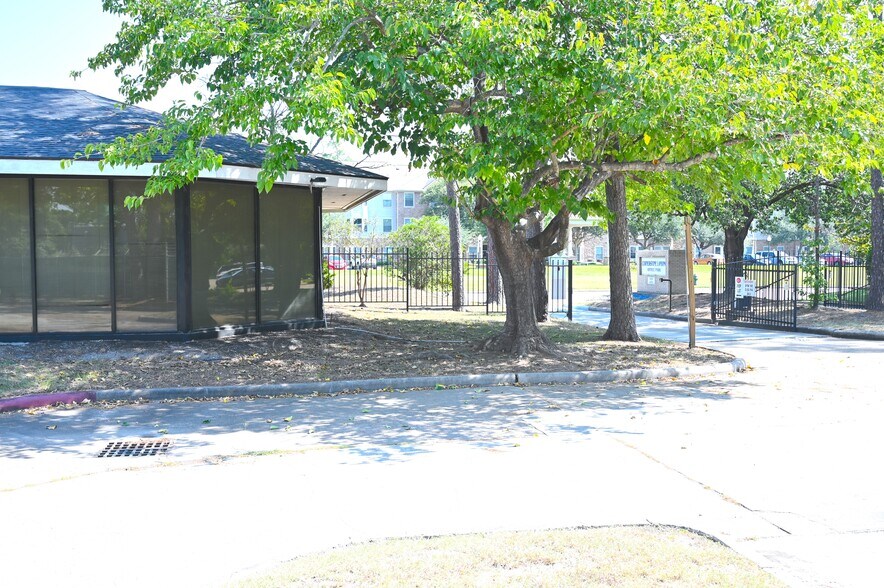 More Photos Of 14423 Cornerstone Village Dr, Houston Medical For Sale