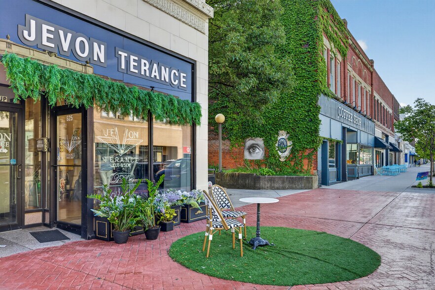 More Photos Of 573-577 Broadway, Lorain Storefront Retail Residential For Sale
