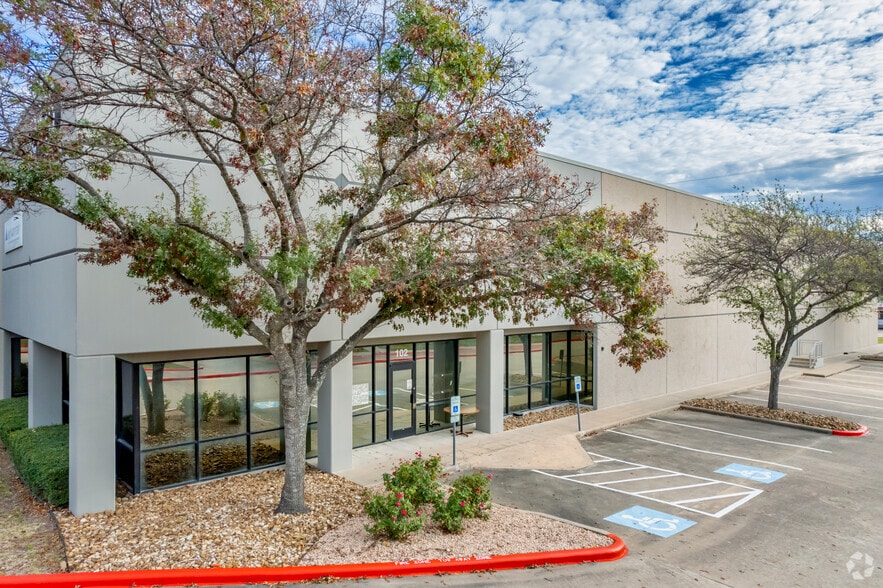 More Photos Of 2515 Brockton Dr, Austin Warehouse For Lease