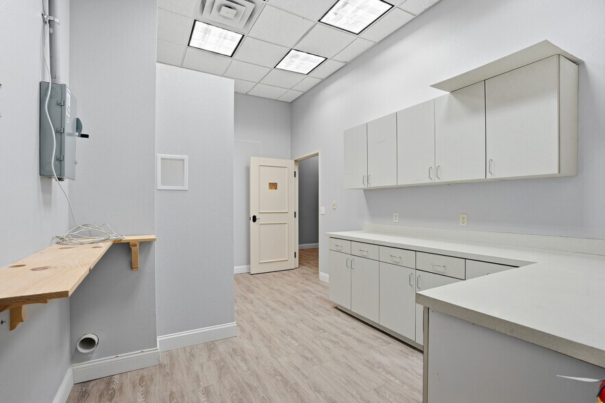 More Photos Of 6211 Colleyville Blvd, Colleyville Medical For Lease
