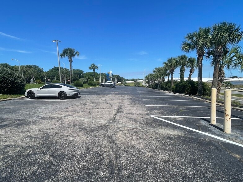 More Photos Of 905 E Gregory St, Pensacola Restaurant For Sale