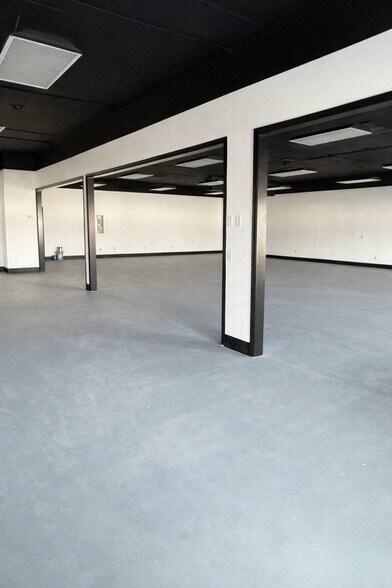 More Photos Of 1170 N Wooster Ave, Strasburg Unknown For Lease