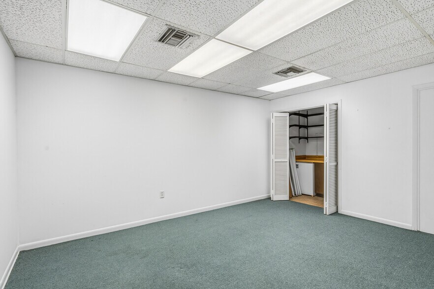More Photos Of 2145 15th Ave, Vero Beach Office For Sale