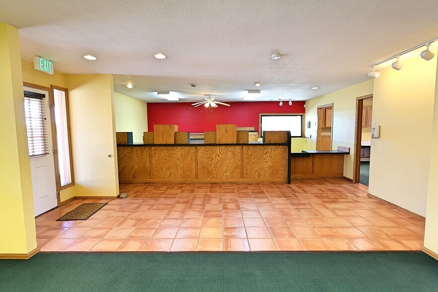 More Photos Of 20 Lodge Dr, South Fork Office For Sale