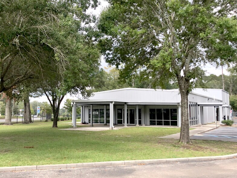 More Photos Of 1505 Capital Cir NW, Tallahassee Warehouse For Lease