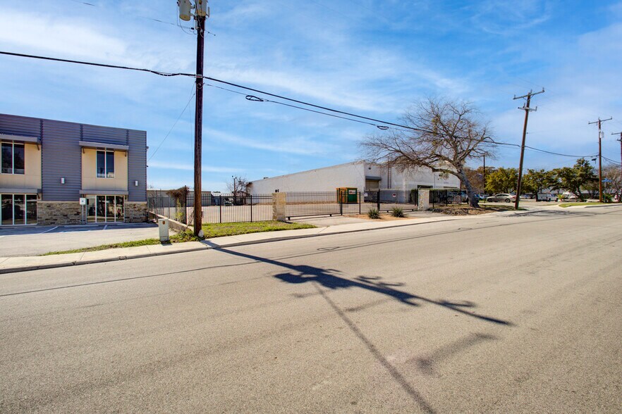 More Photos Of 506 Portland Rd, San Antonio Land For Lease