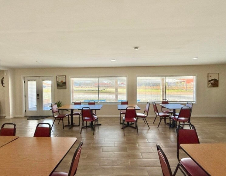 More Photos Of 320 19th St N, Columbus Flex For Lease