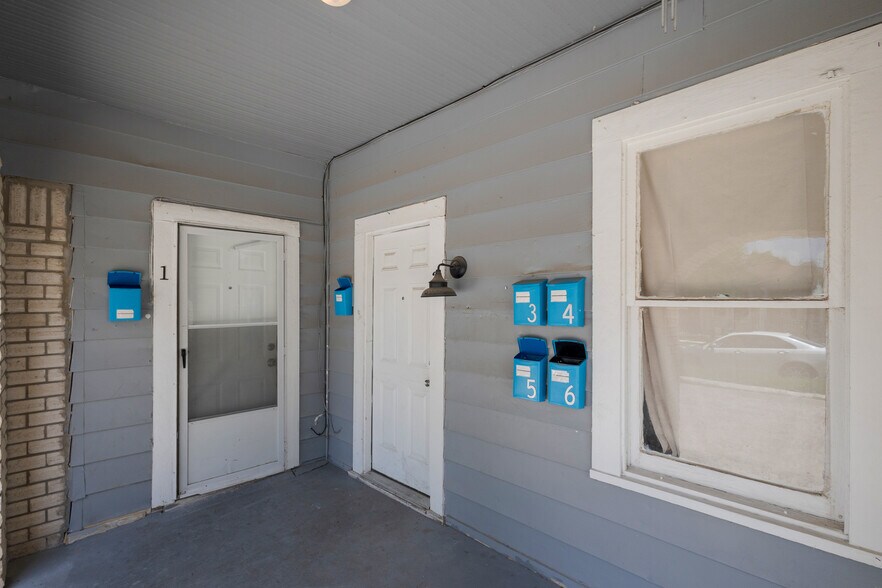 More Photos Of 827 W Rosewood Ave, San Antonio Apartments For Sale