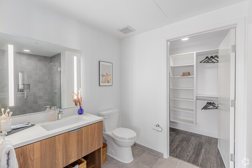 More Photos Of 1331 Columbia St, San Diego Apartments For Lease
