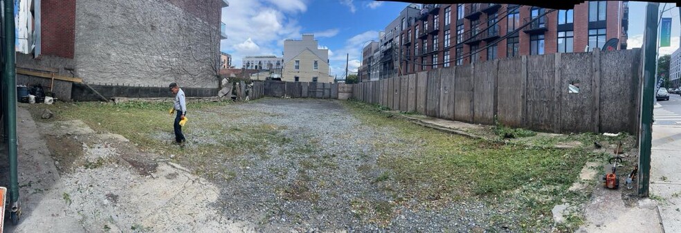 Primary Photo Of 2-21 27th Ave, Long Island City Land For Lease