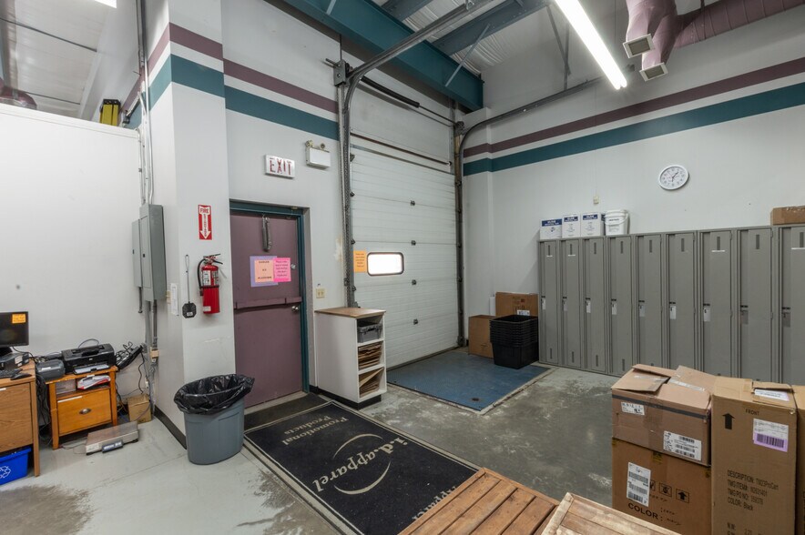More Photos Of 4602 50 St, Stettler Light Manufacturing For Sale