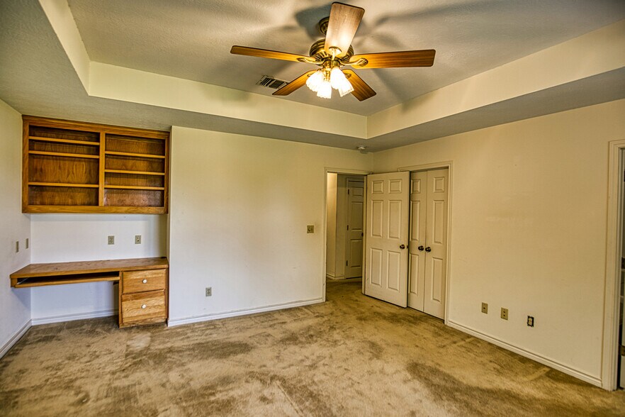 More Photos Of 655 Farmers Rd, Brenham Loft Creative Space For Sale