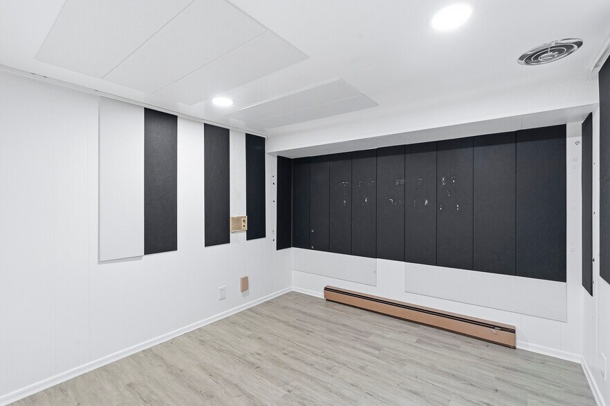 More Photos Of 12720 SW Pacific Hwy, Tigard General Retail For Sale