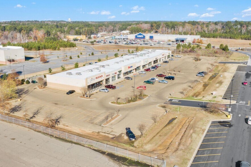 More Photos Of 1401-1425 Eagle Dr, Ruston General Retail For Lease