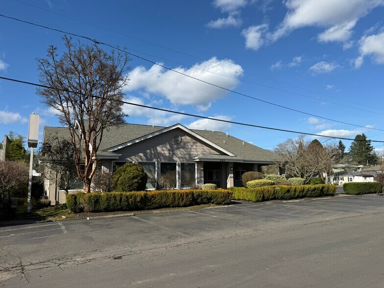 More Photos Of 705 Ewald Ave SE, Salem Medical For Lease