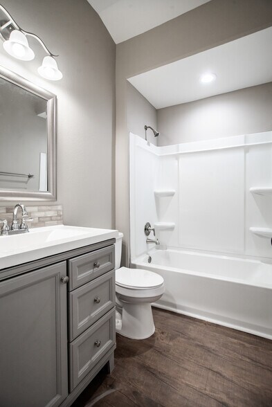 More Photos Of 101 W Water St, Victoria Apartments For Sale