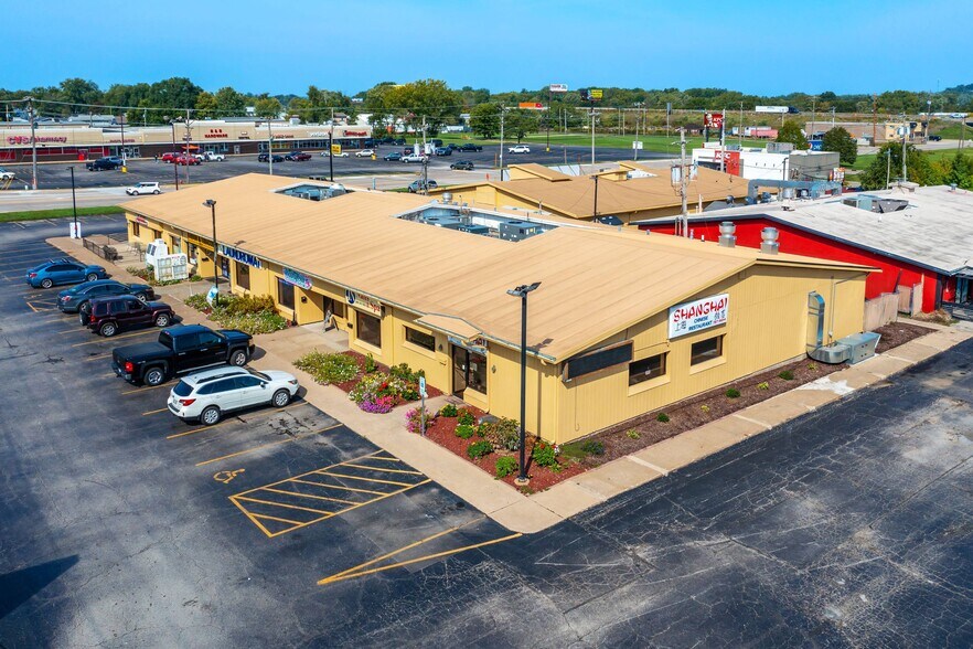 More Photos Of 305-315 W 10th Ave, Milan General Retail For Sale