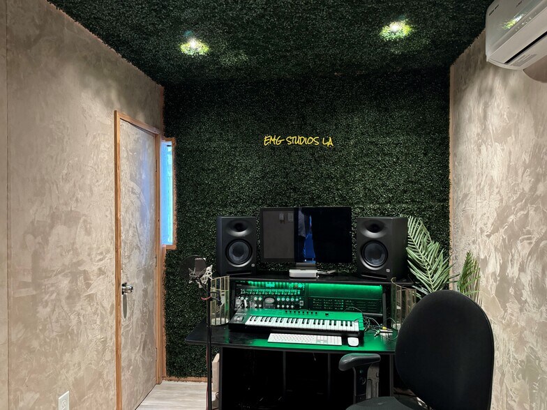 More Photos Of 3311 Barham Blvd, Los Angeles Office For Sale