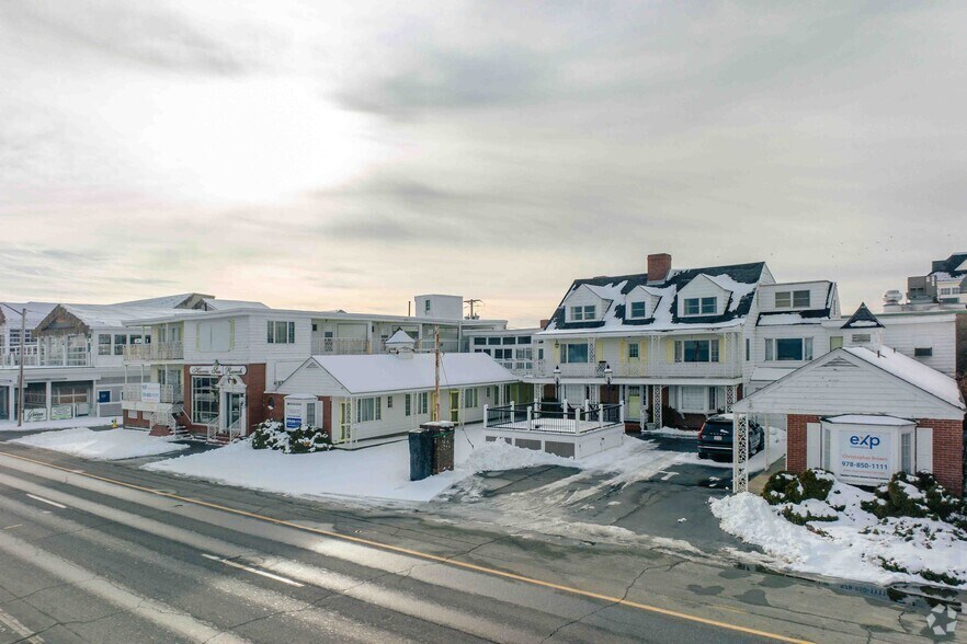 More Photos Of 75 Ocean Blvd, Hampton Hotel For Sale