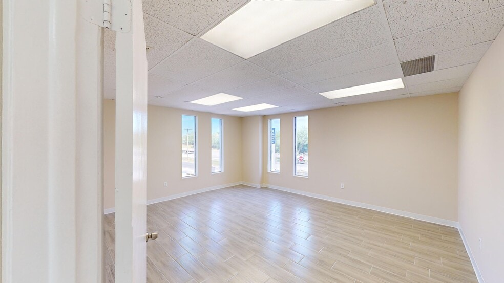 More Photos Of 5118 N 56th St, Tampa Office For Lease
