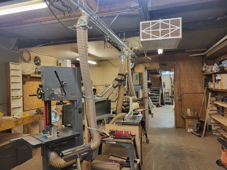 More Photos Of 2533 Westlake Ave N, Seattle Warehouse For Lease