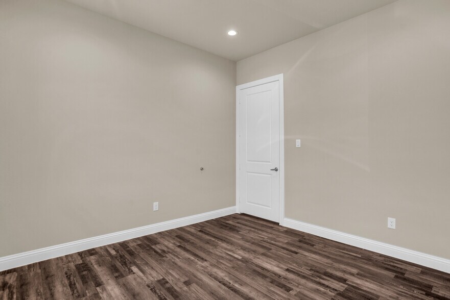 More Photos Of 2601 Little Elm Pky, Little Elm Medical For Sale