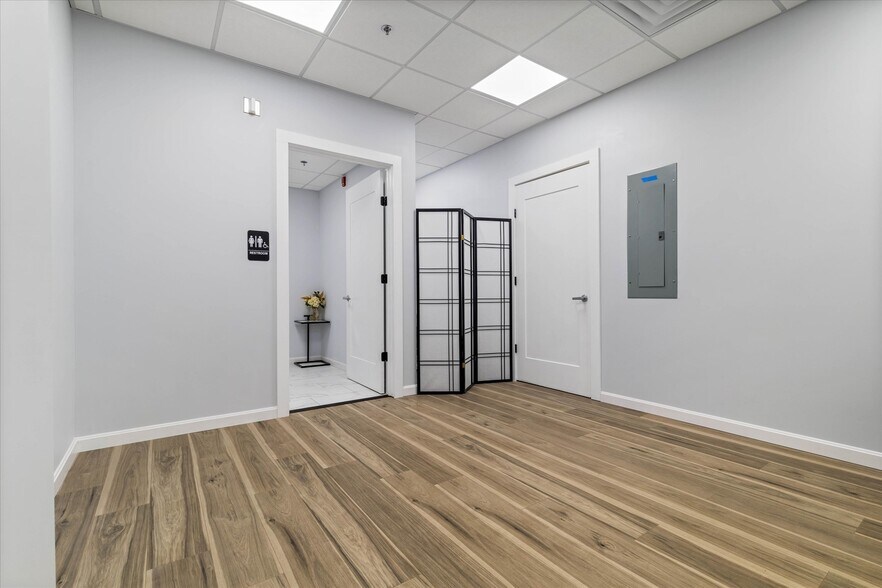 More Photos Of 159 Boston Post Rd, East Lyme Apartments For Sale