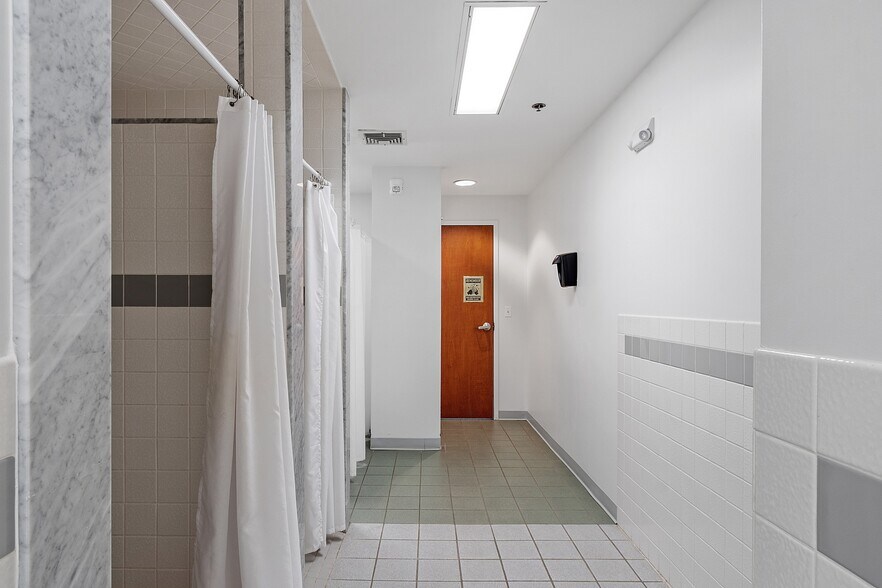 More Photos Of 333 Shrewsbury St, Worcester Warehouse For Sale