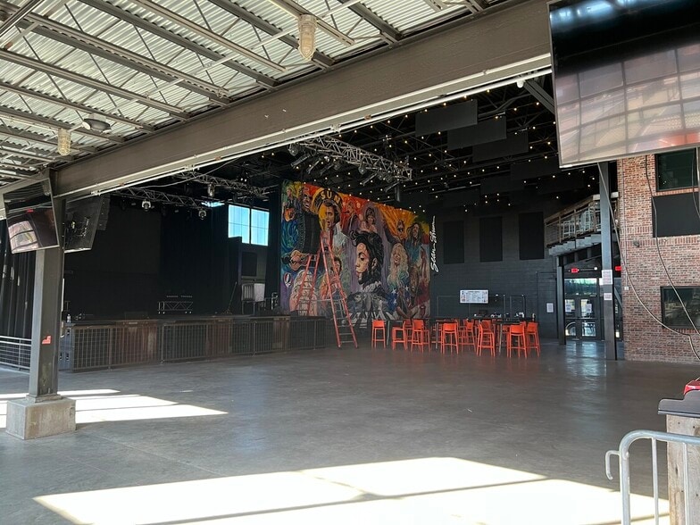 More Photos Of 3615 N Steele Blvd, Fayetteville Bar For Sale