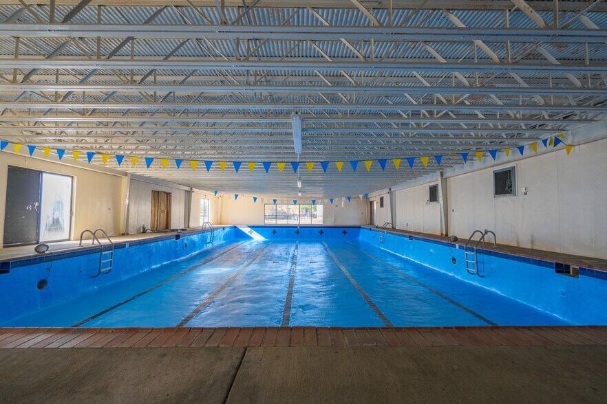 More Photos Of 46 Northtown Dr, Jackson Health Club For Lease