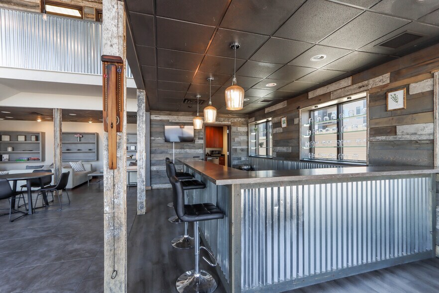 More Photos Of 1740 Park Ave, Plover Storefront Retail Office For Sale