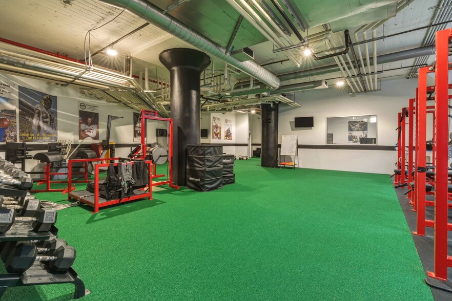 More Photos Of 2728 Thomson Ave, Long Island City Apartments For Sale