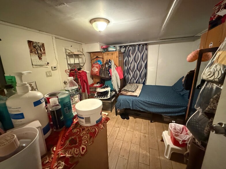 More Photos Of 11715 200th St, Saint Albans Multifamily For Sale